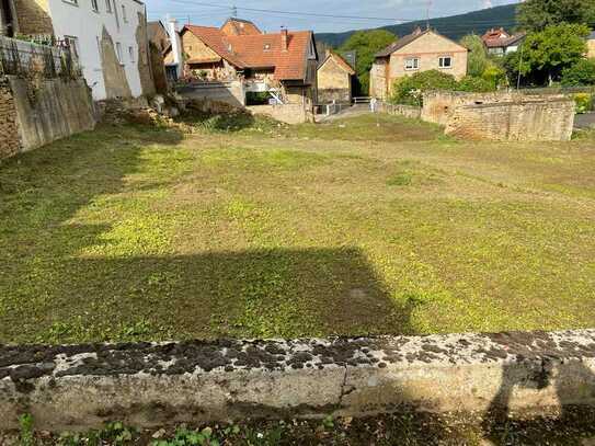 Baugrundstück in sonniger Lage zu verkaufen