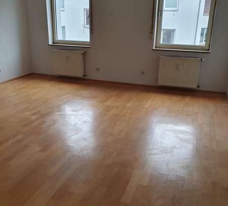 Attraktive 2-Zimmer-Wohnung mit gehobener Innenausstattung mit Balkon in Moers