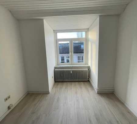 Hyggelige 2-Zimmer-Dachgeschosswohnung in der Toosbüystraße