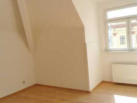 bezugsfreie 2 Zimmer-Wohnung mit excellenten Ausblick - Greiz!!!