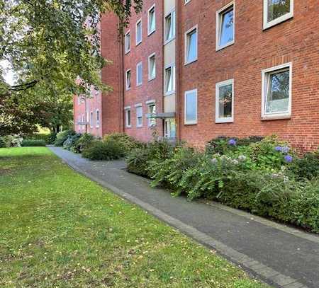 Top kernsanierte 2-Zimmer-Hochparterre-Wohnung in Hamburg Wandsbek Gartenstadt, Courtagefrei