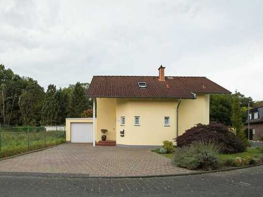 Freistehendes, massives Einfamilienhaus in einer beschaulichen Stichstraße ohne Durchgangsverkehr