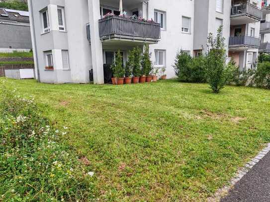 Exklusive 5-Zimmer-EG-Wohnung mit eigenem grossen Gartenanteil und Einbauküche nahe Bahnhof