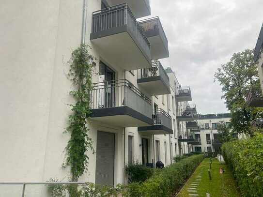 Kapitalanlage: Neuwertige 3-Zimmer-Wohnung mit Balkon und Tiefgarage
