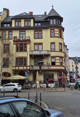 Bornheim - perfekte Lage - 2-Raum-Wohnung mit Balkon und EBK