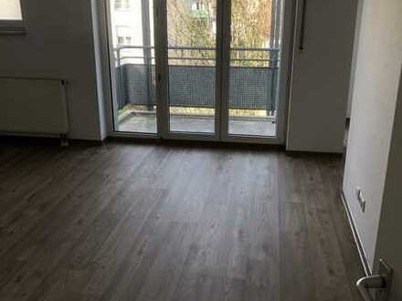 zentrale 2-Zi.-Wohnung in guter Lage mit Balkon u. energetischer Sanierung