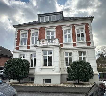 Gemütliche Dachgeschosswohnung in toller Altbauvilla