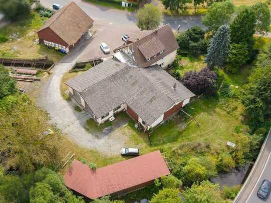 Großzügiges Zweifamilienhaus mit Wasserrecht und attraktiven Mieteinnahmen in Schmalnau