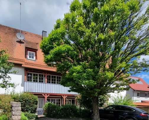 Attraktive, großzügige Wohnung mit Balkon im Stadtzentrum von Hayingen