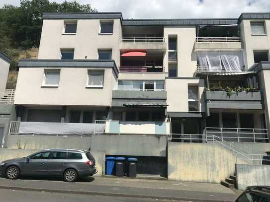 fertig renovierte, helle 4ZKB Wohnung in Zentrumsnähe mit großem Balkon ab sofort