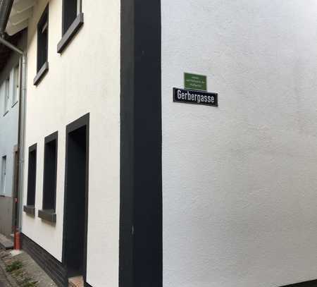 Neuwertige Wohnung mit drei Zimmern sowie Balkon und Einbauküche in Speyer