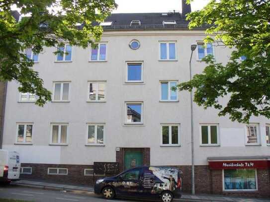 Schöne 2 Raum Wohnung mit Tageslichtbad und Balkon zur Hofseite sucht neue Mieter