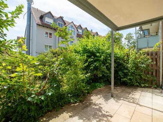 HEGERICH: Lichtdurchflutete Erdgeschosswohnung mit herrlicher Terrasse und Stellplatz in Nürnberg