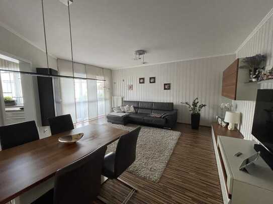 Exklusive 3 Zimmer ETW auf 90m² in Nürnberg mit Tiefgaragenstellplatz, EBK, Balkon uvm.!