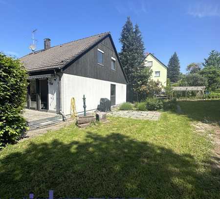 Einfamilienhaus mit großem Garten und sehr viel Potenzial