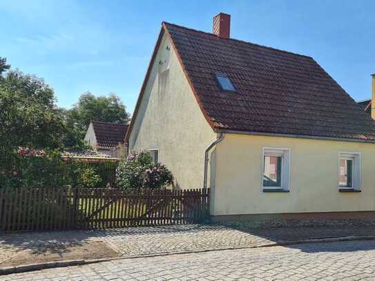 Einfamilienhaus mit Hof und Garten in Uetz, bei 39517 Tangerhütte