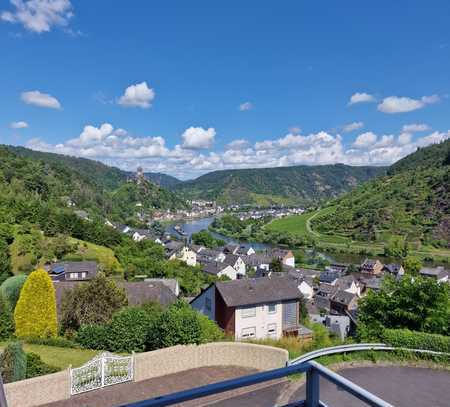 Erstbezug nach Sanierung: Ansprechende 5-Raum-Wohnung mit gehobener Innenausstattung in Cochem-Sehl