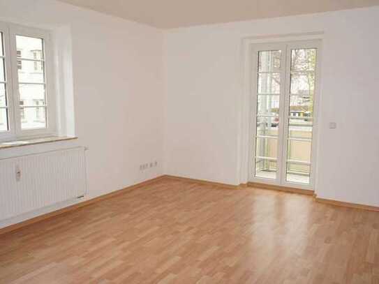 Frei ab 1.5.25 - Heimgarten ! - Laminat + Balkon + Bad mit Fenster