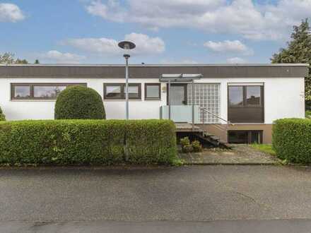 Insel des Glücks: Bungalow mit Einliegerwohnung und idyllischem Garten bei Villingen-Schwenningen