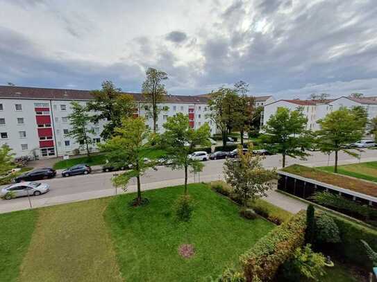 Helle 2-Zimmer Wohnung mit Balkon in Hasenbergl