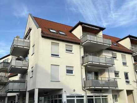 Helle, wunderschöne 2-Zimmer-DG-Wohnung mit großem Balkon und EBK im Herzen von Urbach