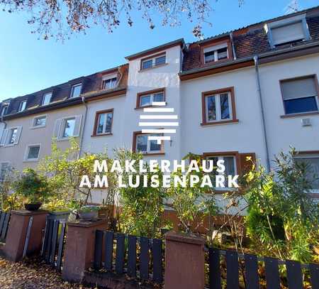 Leerstehendes Mehrgenerationenhaus mit Ausbaureserve und Garten am Park in beliebter Lage Almenhof