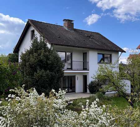 Freistehendes Einfamilienhaus mit Garten