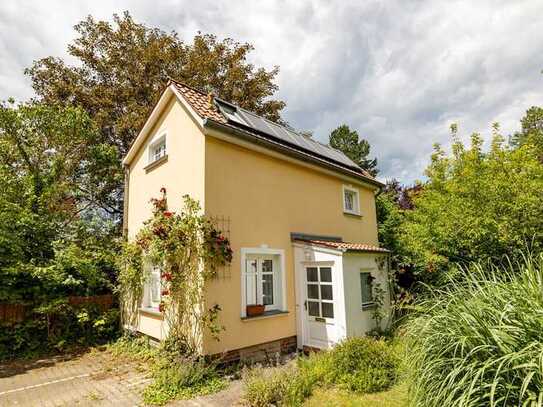 Als Kapitalanlage: vermietetes Single-Häuschen mit Terrasse in zentraler Zehlendorfer Lage!