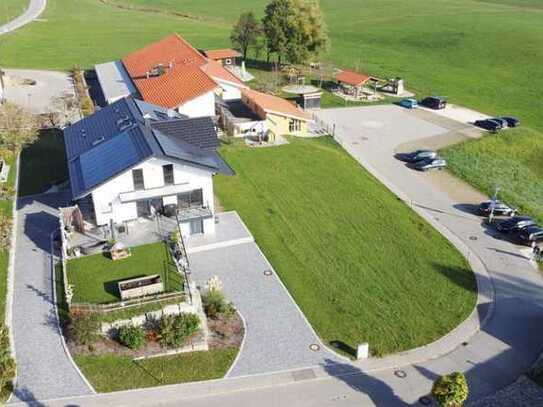 Privatverkauf: Sonniges Baugrundstück (777m2) im ruhigen Wohngebiet nahe Traunstein