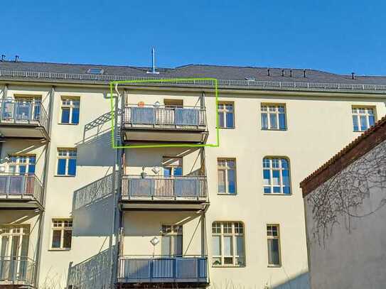 Großzügige 2-Zimmer-Dachgeschosswohnung mit Balkon und Stellplatz im Herzen von Saalfeld!