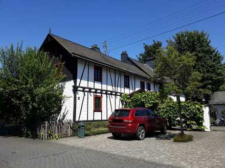 Gemütliches Fachwerkhäuschen in Dernbach an der A3