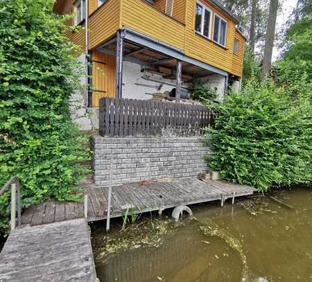 Sommerdomizil - Wassergrundstück mit eigenem Bootsanleger und Wochenendhaus