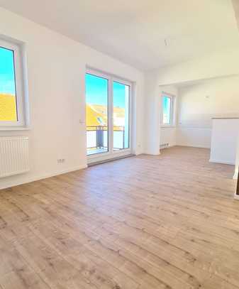 Erstbezug mit Rasen, 83 m² - Garten 150 m² - Keller 20m²