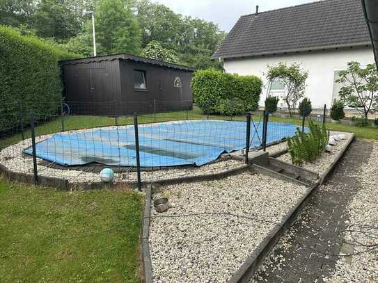 Freistehendes Zweifamilienhaus mit Pool und vielen Extras in Königsdorf/Neubuschbell zu verkaufen!