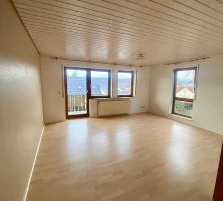 Neuwertige 4,5-Zimmer-Wohnung mit Balkon in Mühlacker