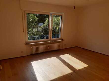 Schöne 3-Zimmer-Erdgeschosswohnung mit Terrasse in Köln Müngersdorf