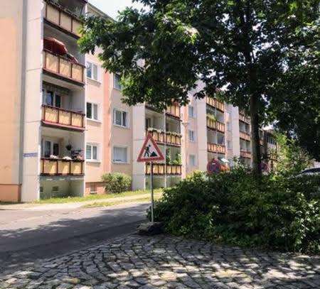 Zentrale 3-Zimmer-Wohnung mit Balkon, Keller, Stellplatz