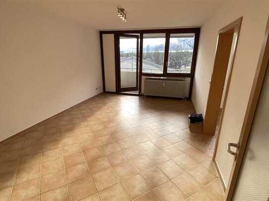 Mayence-Immobilien: Schöne 2 Zimmerwohnung mit Loggia und TG-Stellplatz in Mainz-Gonsenheim!