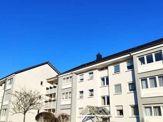 ***Gepflegte 4-Raum-Wohnung*** mit Balkon und Einbauküche in Rodgau