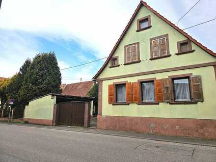 ~~ BAUERNHAUS AUF 1262 QM GRUNDSTÜCK MIT LANDW. ANBAUTEN, HALLE ~~