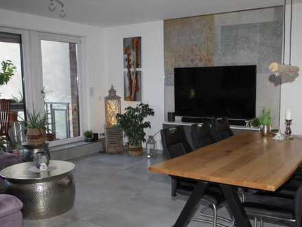 Hochwertig modernisierte 3-Zi-Eigentumswohnung im gepflegten 8-Fam-Haus, neue Heizung