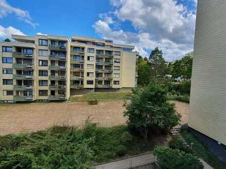 Gepflegte 3,5-Raum-Wohnung mit 2 Balkonen und Einbauküche in Pforzheim