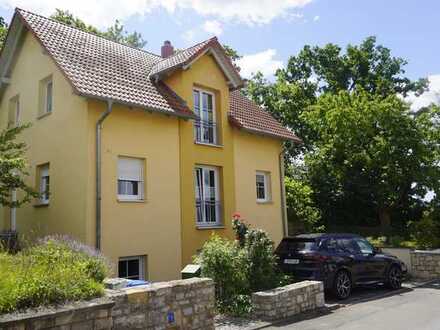 Modernes Haus aus in grüner, ruhiger Lage am Jenaer Hausberg