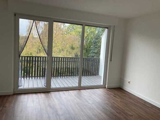 Frisch sanierte 3 Zimmer-Wohnung mit Balkon in Porz Zündorf!