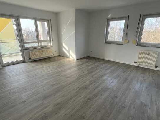 3-Zi.-Whg. in der Hochparterre mit Balkon und Tiefgarage
