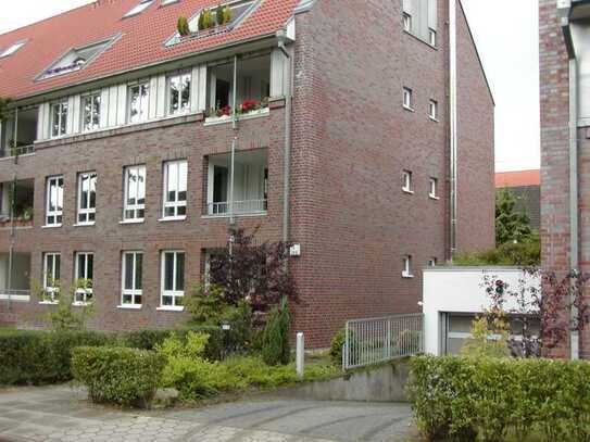 Zentral und ruhig gelegene Wohnung mit Loggia und TG in Hamburg Rissen