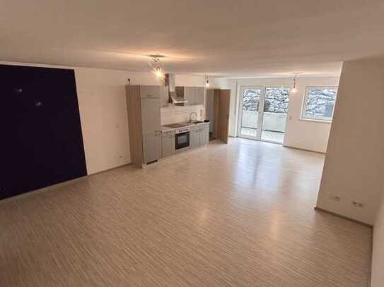 Helle 2-Zimmer-Einliegerwohnung (61m²) mit schöner Terrasse und separatem Zugang in Ulm-Eggingen.