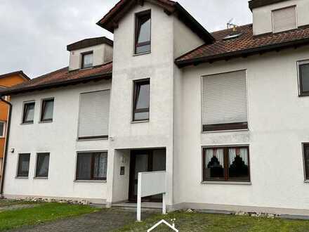 **2-Zimmer Wohnung mit Balkon und PKW-Stellplatz**