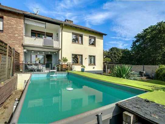 Zweifamilienhaus mit großem Garten und vielen Möglichkeiten in Moers-Asberg