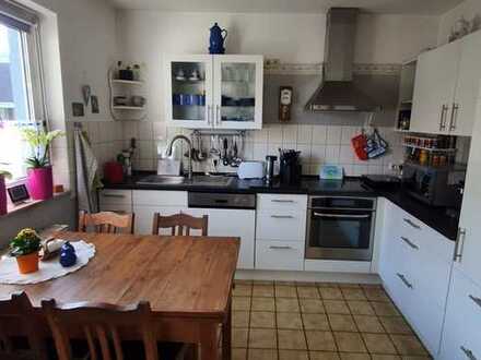 Geräumig + bezahlbar für die Familie, EBK, 2 Bäder, Kamin, XXL Garage, DG ausgebaut